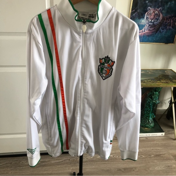 Ireland Umbro tracksuit jacket - Picture 2 of 9